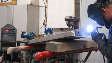 welding thin metal car body